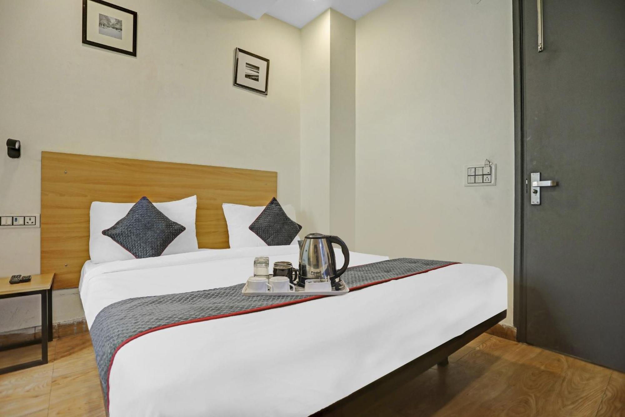 Hotel Super Townhouse Mannat Rohini 16 Delhi  Esterno foto